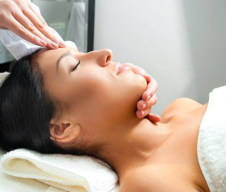 Get Healthy Skin At Naturally Heaven Therapy Beauty Salon, Four Lane Ends